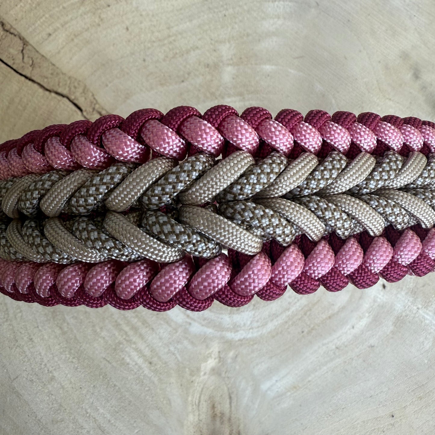 Paracordhalsband Rosa