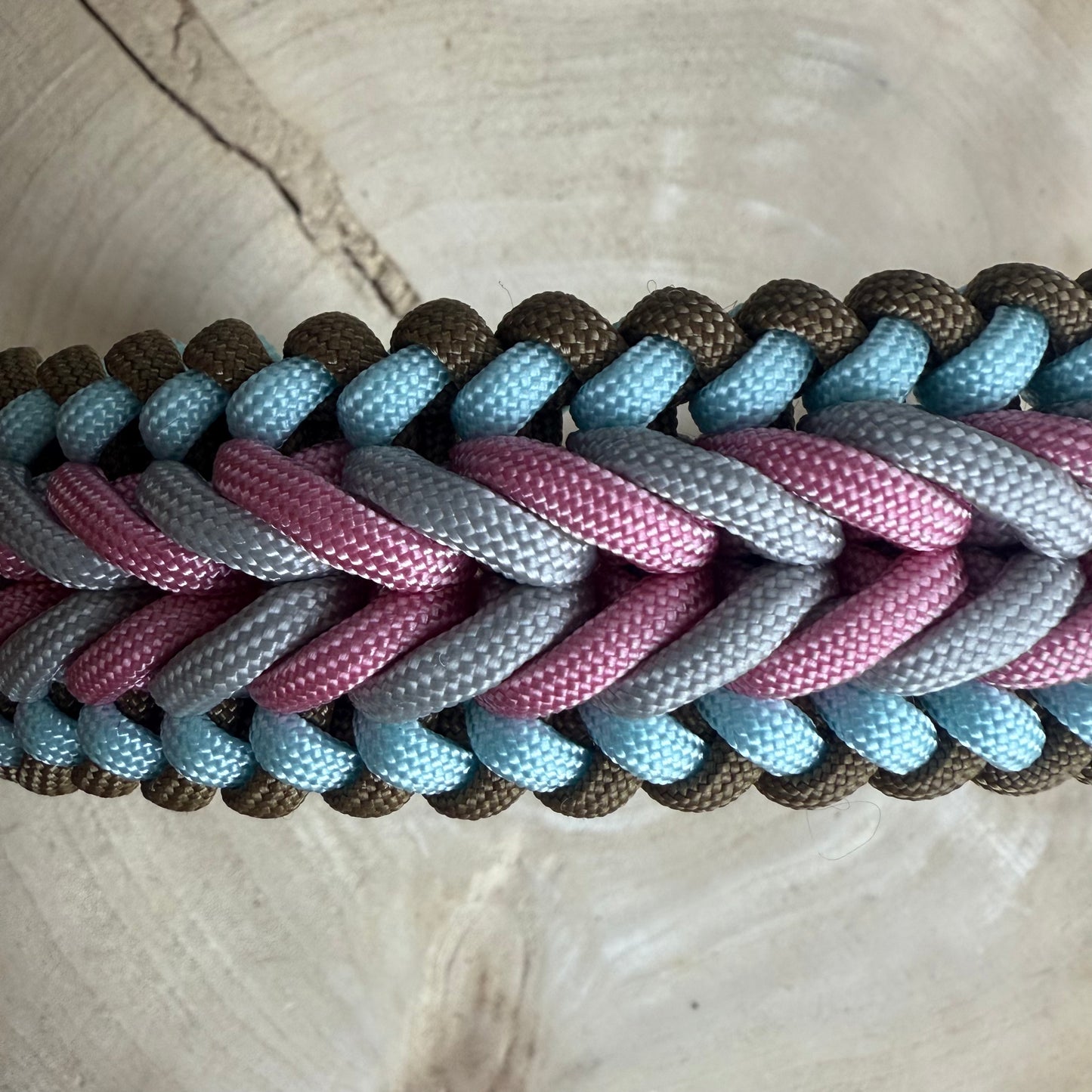 Paracordhalsband Pitty