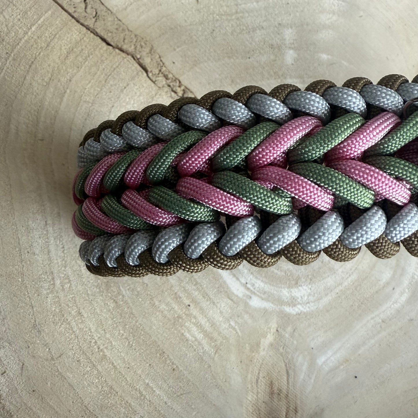 Paracordhalsband Pitty